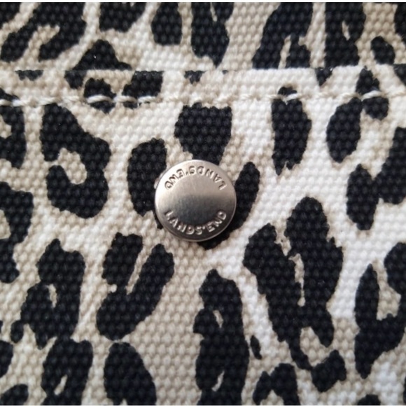 Land's end canvas zipper pouch/wristlet/ 4credit Cards Slots Leopard Print - Picture 2 of 5